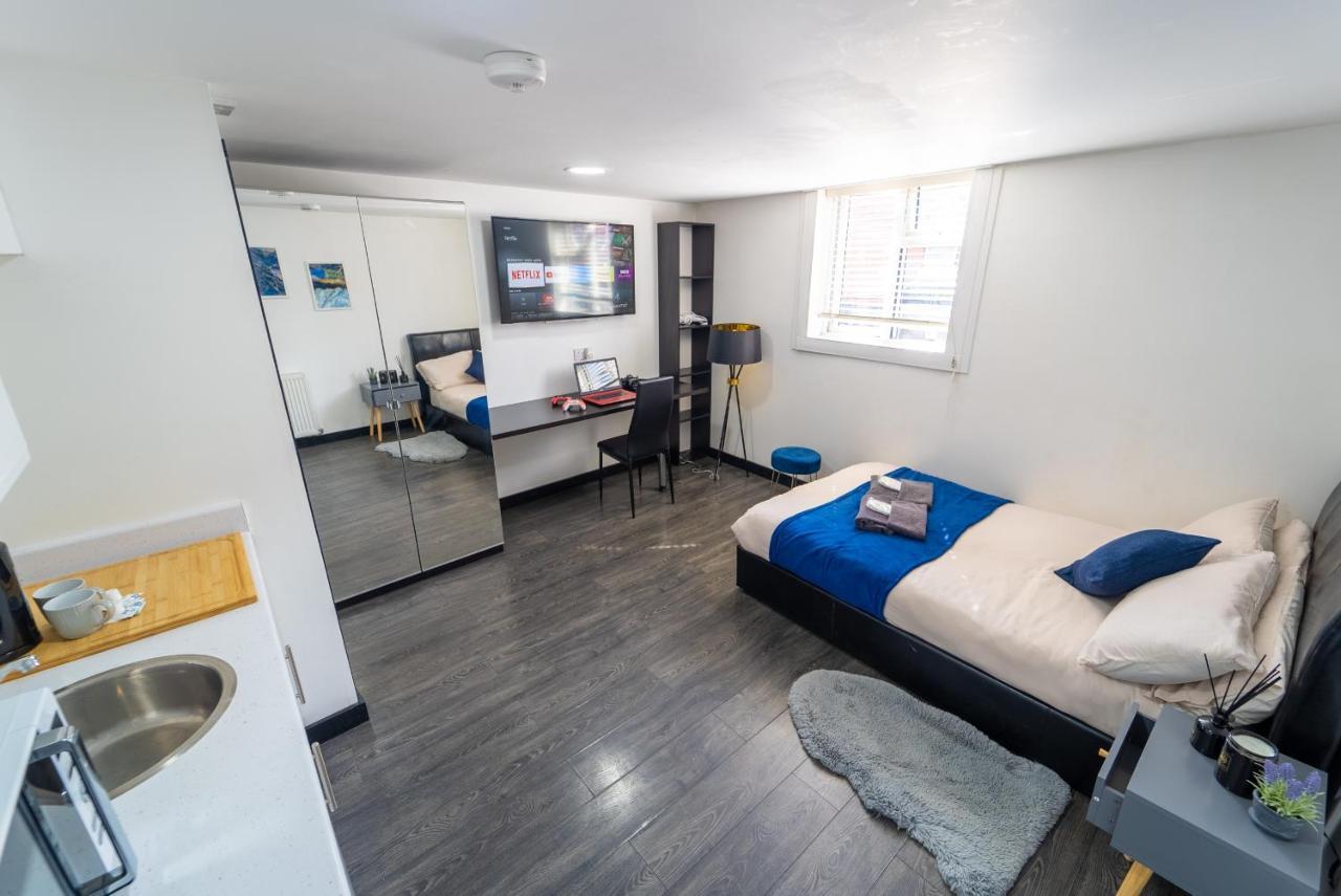 Staysa Equipped Studios Near Qe And Uob In Guesthouse Close To The City! Birmingham Exterior photo