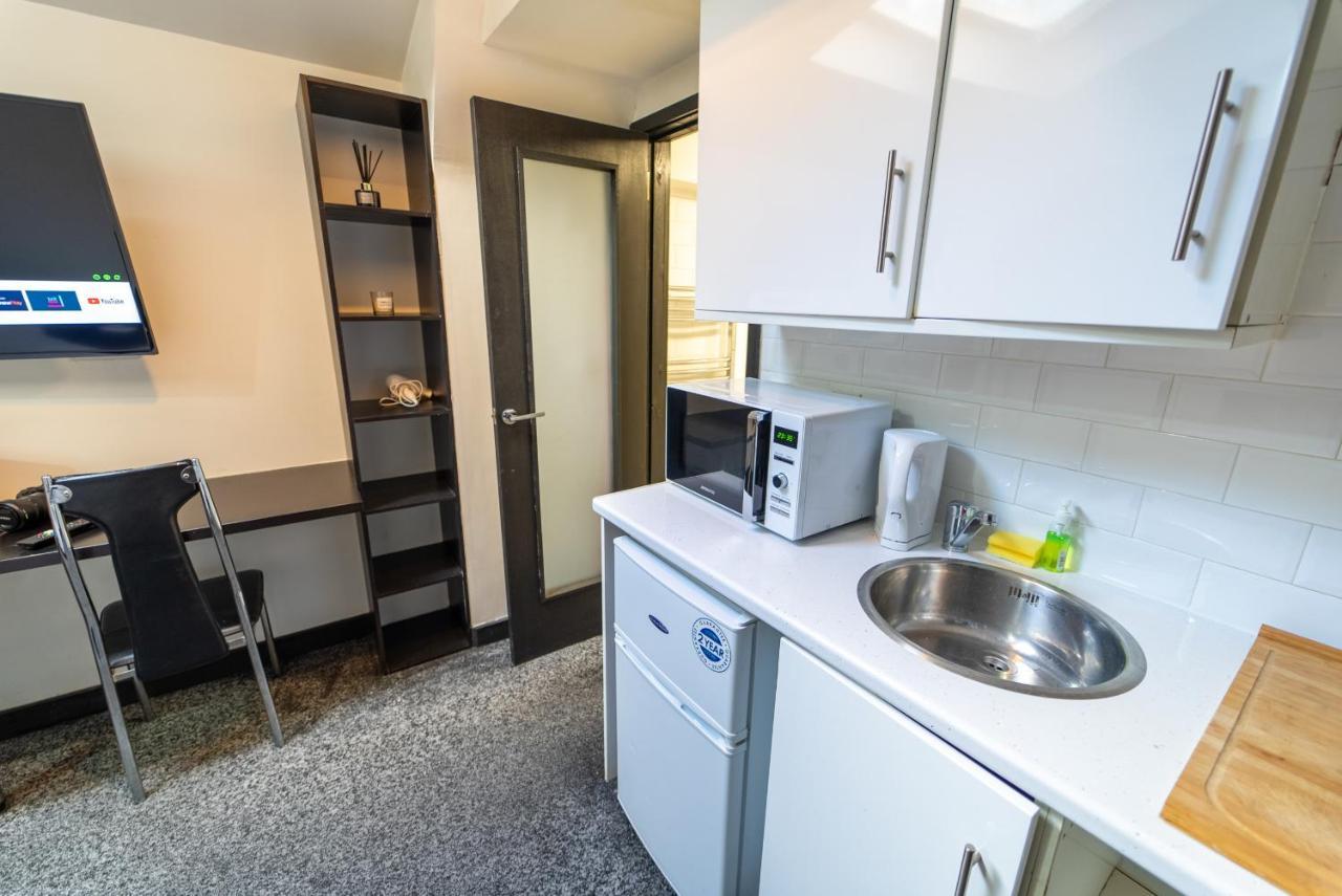Staysa Equipped Studios Near Qe And Uob In Guesthouse Close To The City! Birmingham Room photo