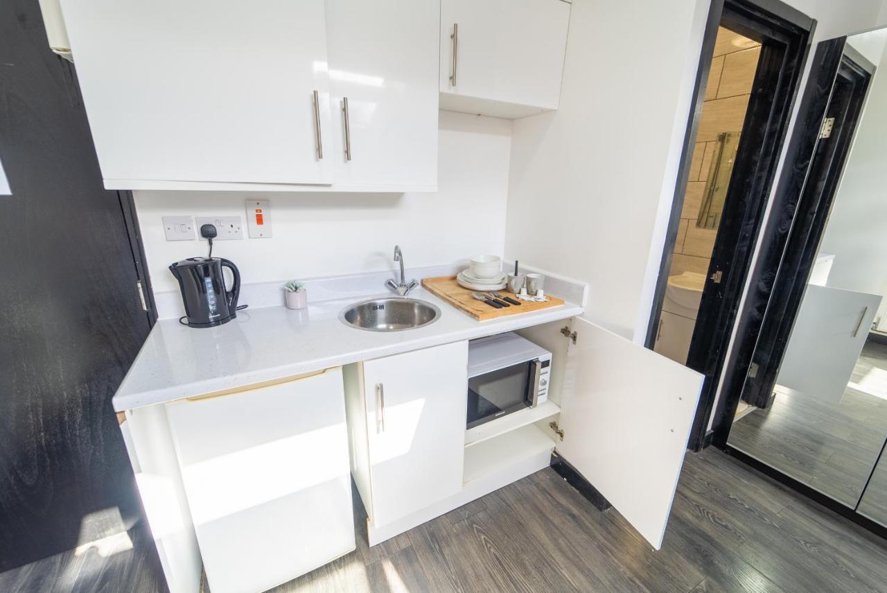 Staysa Equipped Studios Near Qe And Uob In Guesthouse Close To The City! Birmingham Room photo