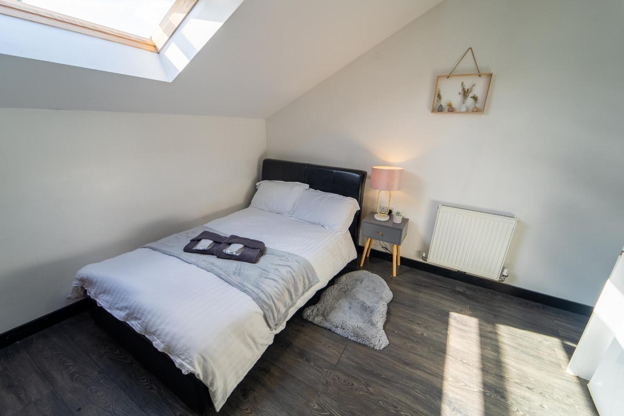 Staysa Equipped Studios Near Qe And Uob In Guesthouse Close To The City! Birmingham Room photo