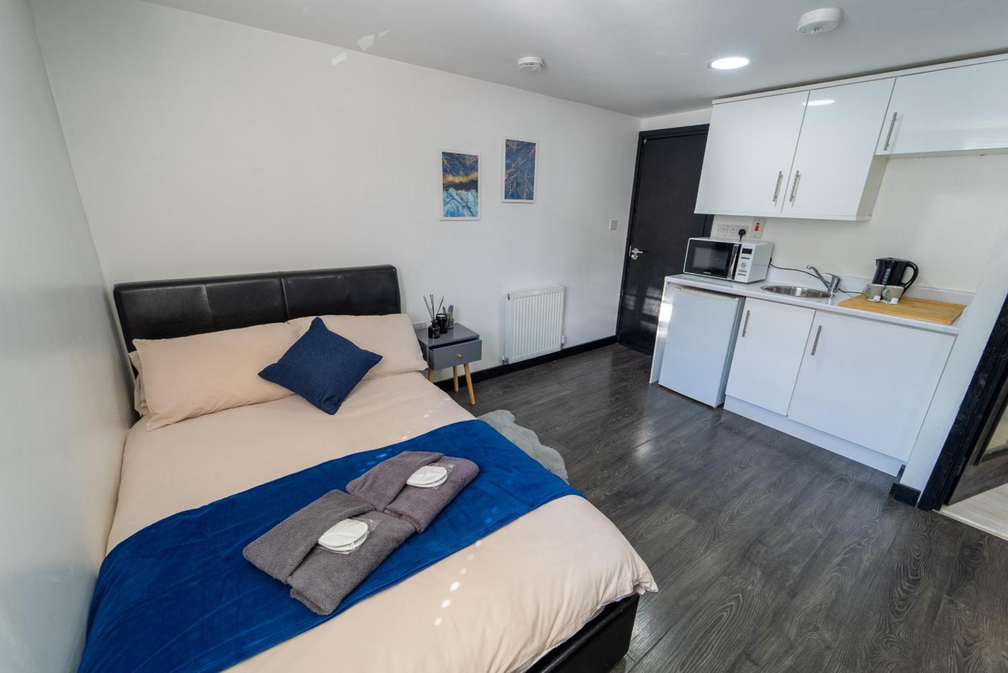Staysa Equipped Studios Near Qe And Uob In Guesthouse Close To The City! Birmingham Room photo