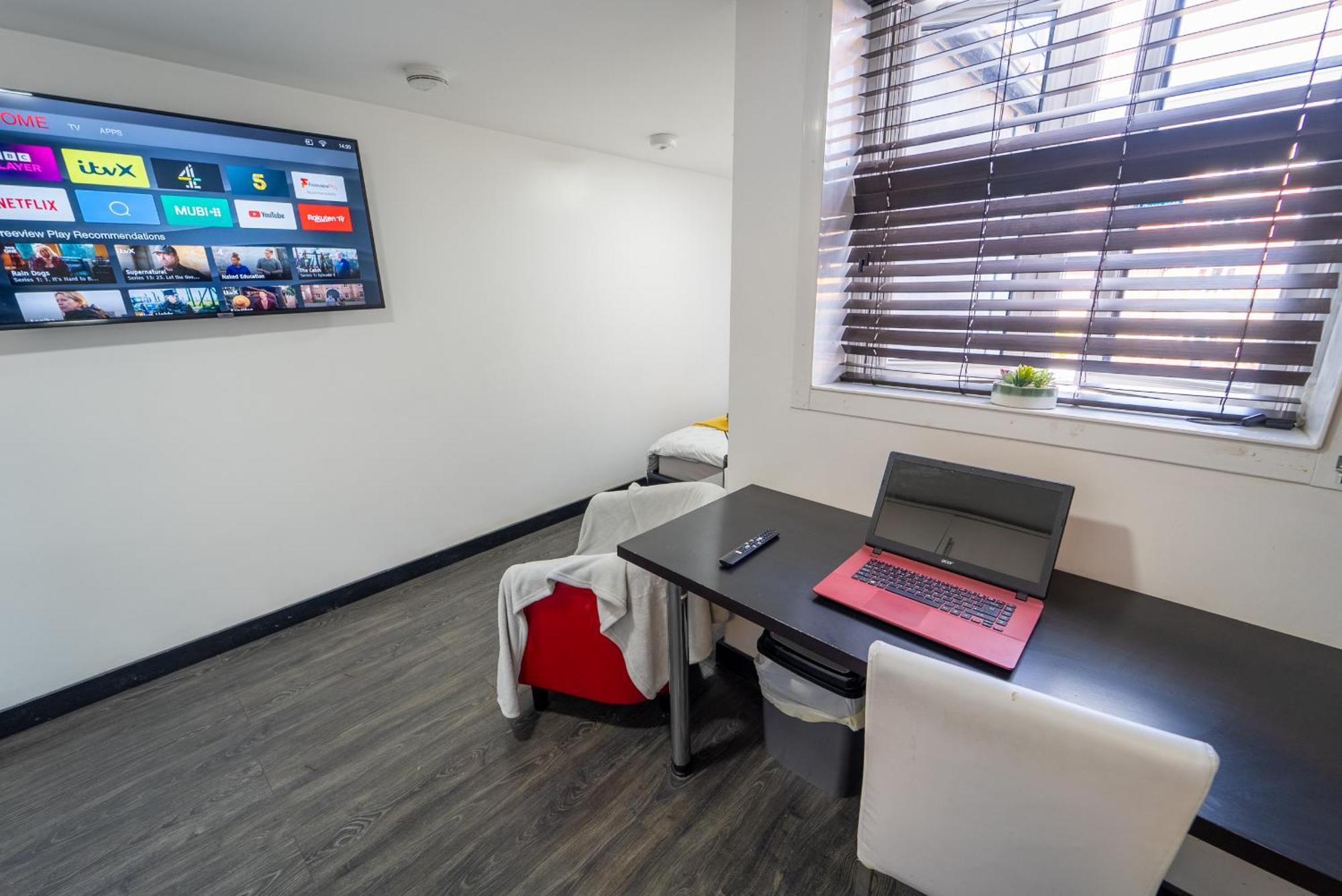 Staysa Equipped Studios Near Qe And Uob In Guesthouse Close To The City! Birmingham Room photo